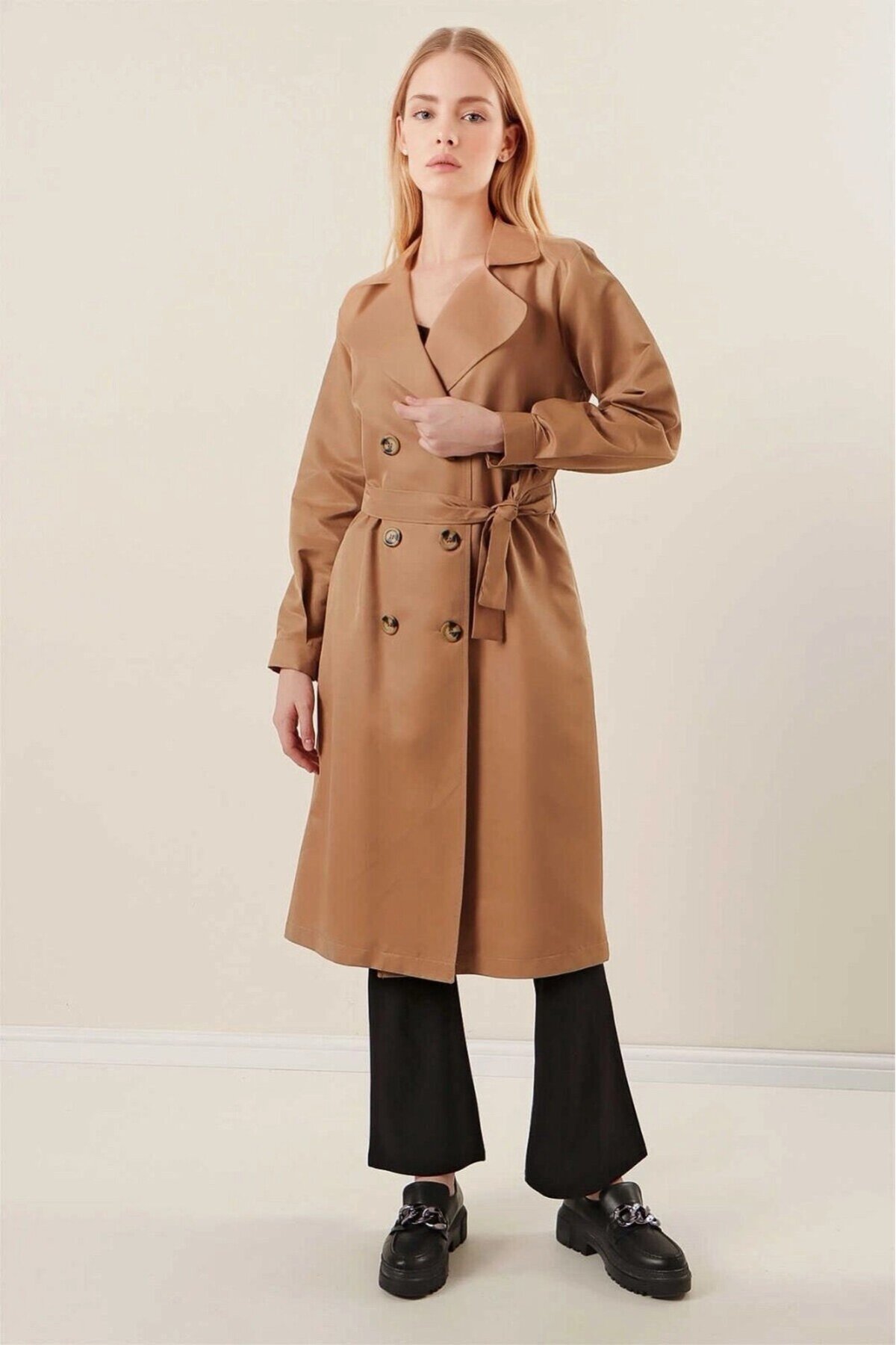 Kadın Camel Kruvaze Yaka Kemerli Astarsız Mevsimlik Rahat Trençkot  HZL22S-BD158531