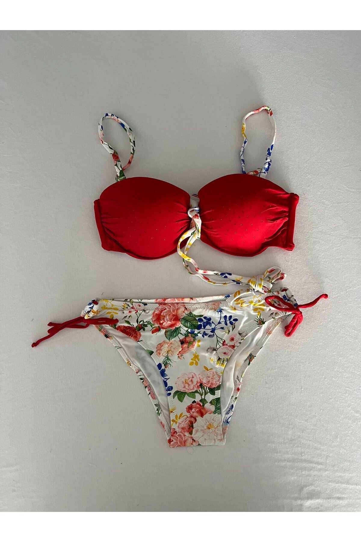 Kadın Kırmızı Taş İşlemeli Astarlı Bikini Takım HZL25S-LC208