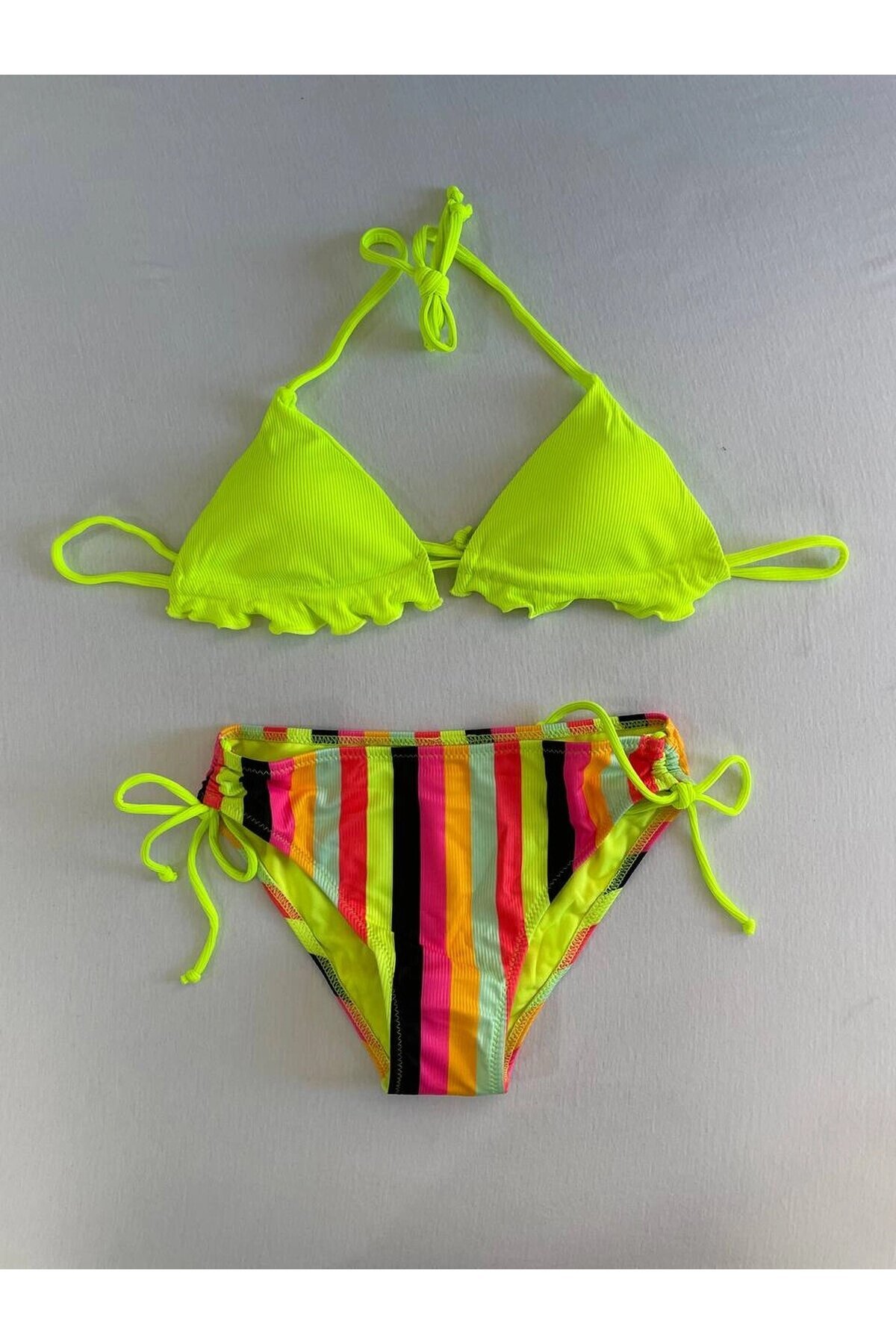 Kadın Neon Sarı Renk Desenli Boyundan Bağlamalı Bikini Takım HZL25S-LC3350