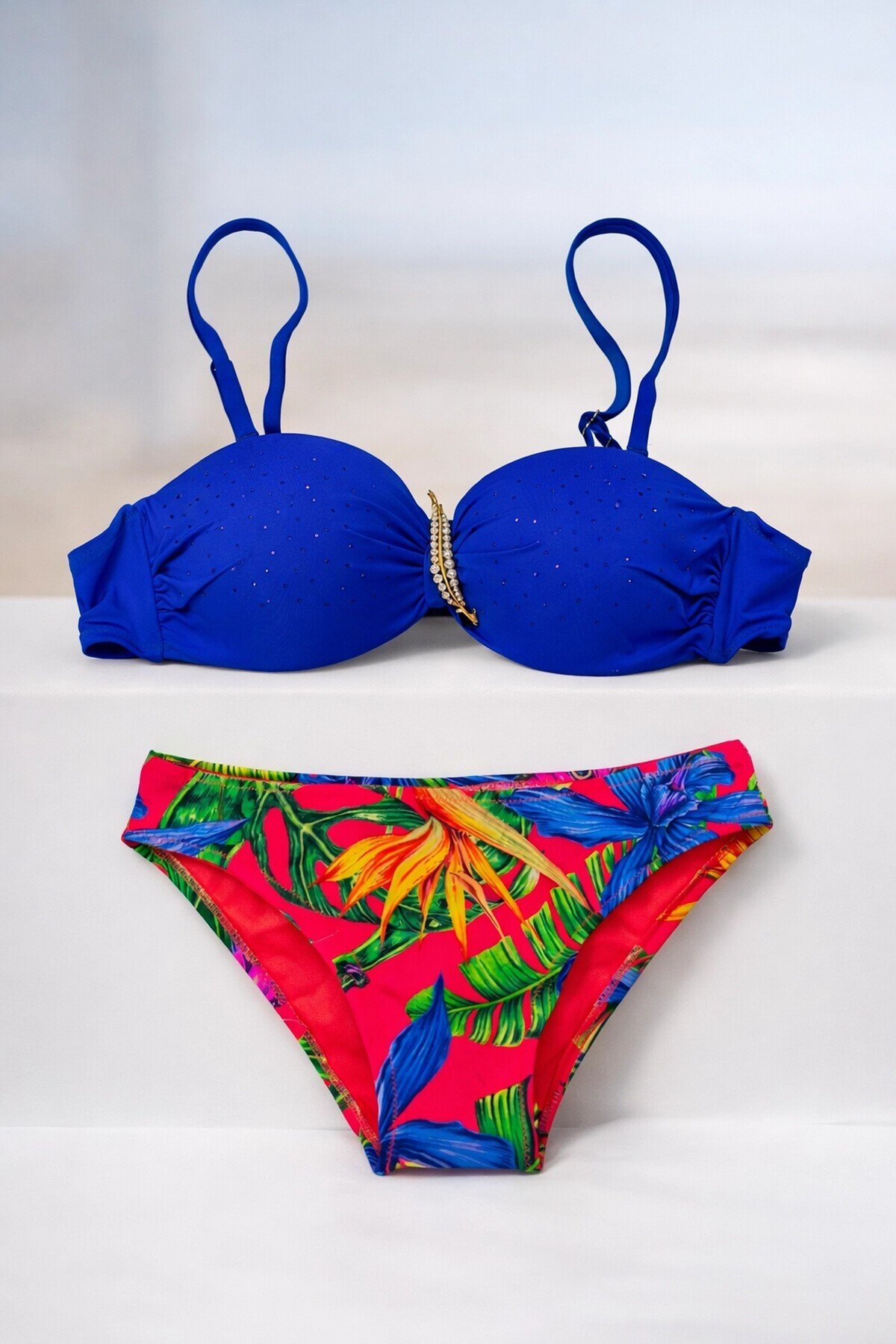 Kadın Saks Mavi Taş İşlemeli Toka Aksesuarlı Astarlı Bikini Takım HZL25S-LC208