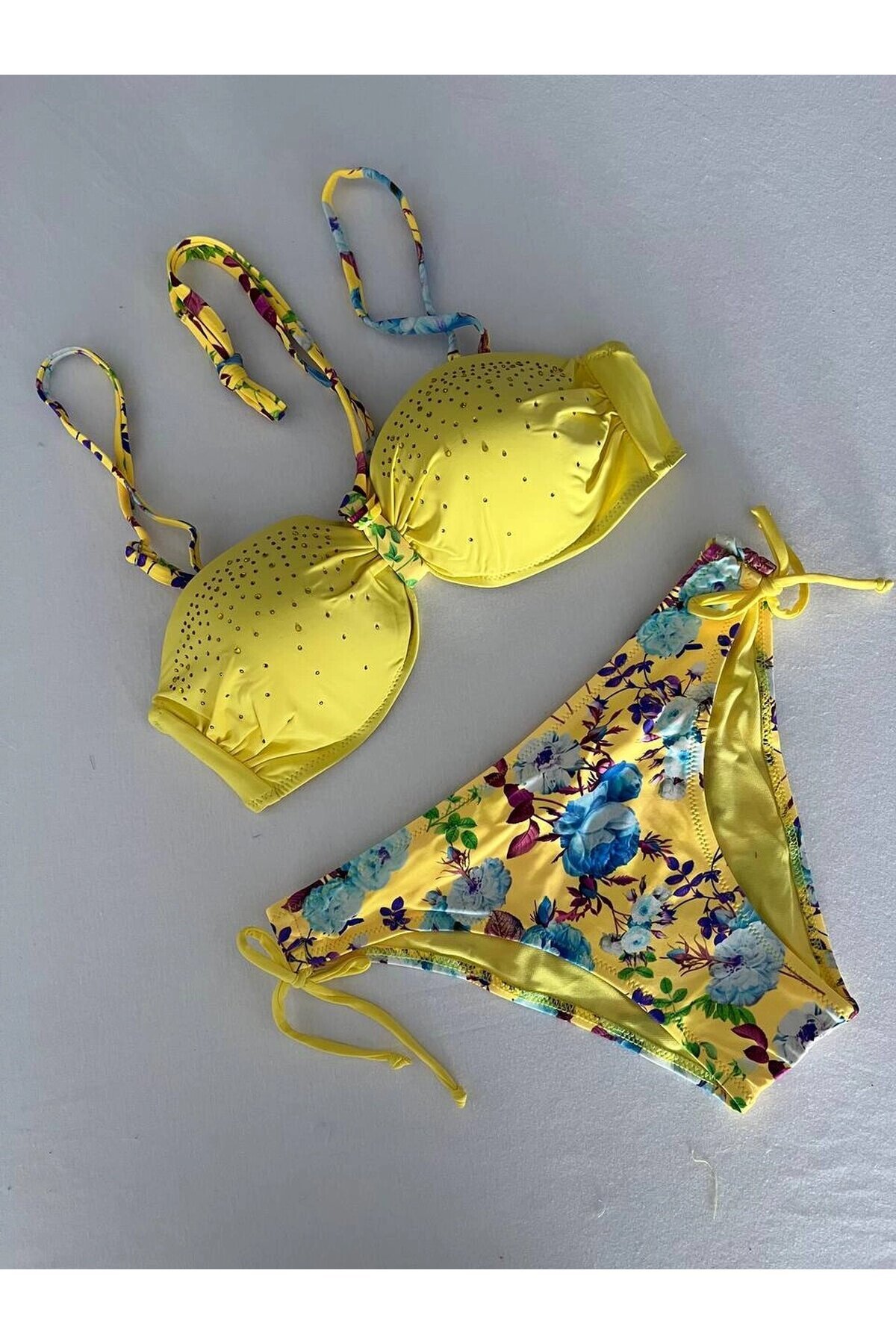 Kadın Sarı Taş İşlemeli Astarlı Bikini Takım HZL25S-LC208