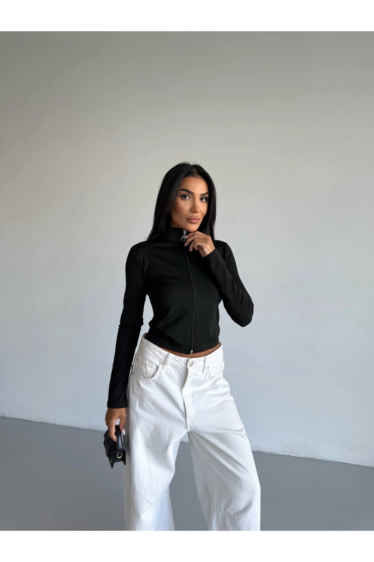 Kadın Siyah Dalgıç Kumaş Fermuar Kapamalı Parmak Geçirmeli Sweatshirt HZL25W-FRY123441