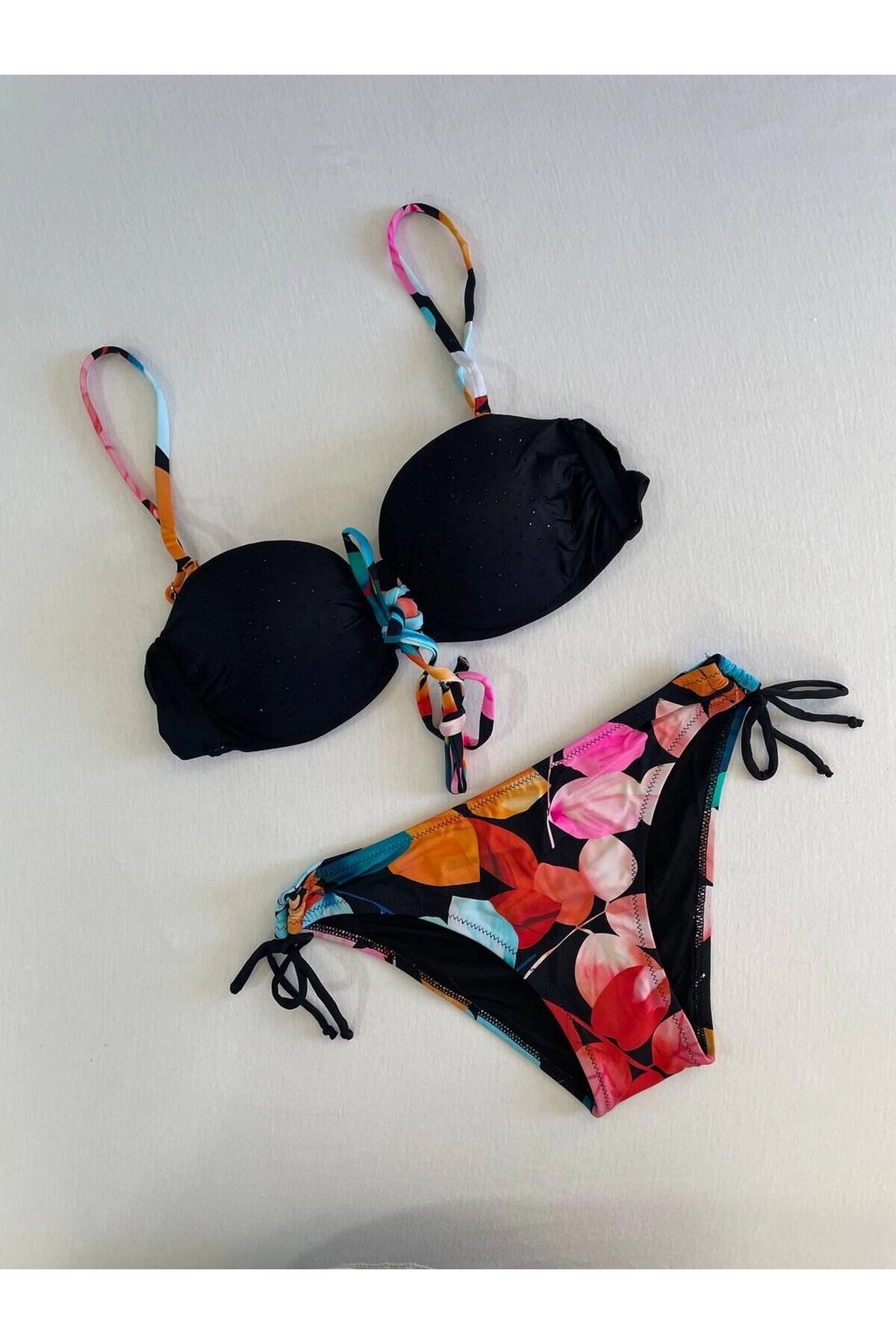 Kadın Siyah Taş İşlemeli Astarlı Bikini Takım HZL25S-LC207