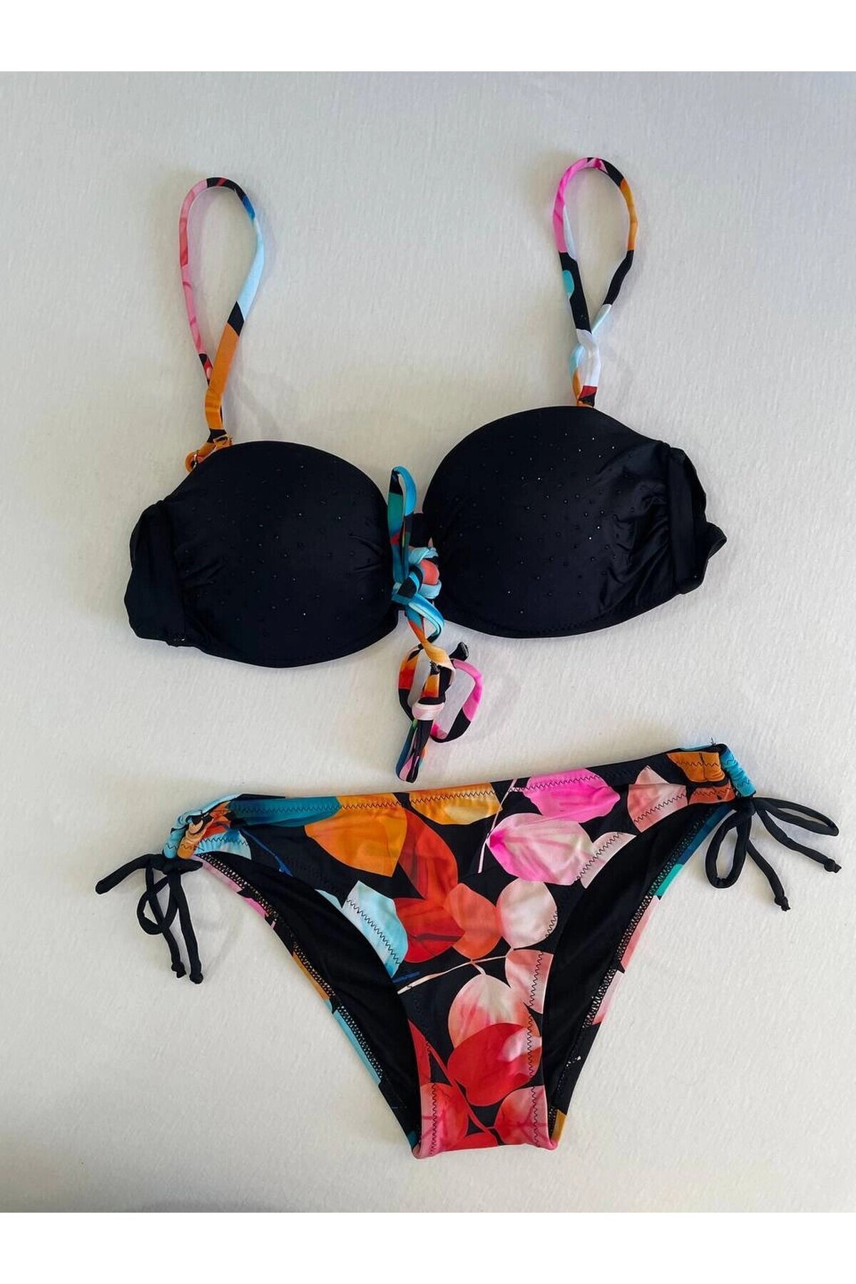 Kadın Siyah Taş İşlemeli Astarlı Bikini Takım HZL25S-LC207