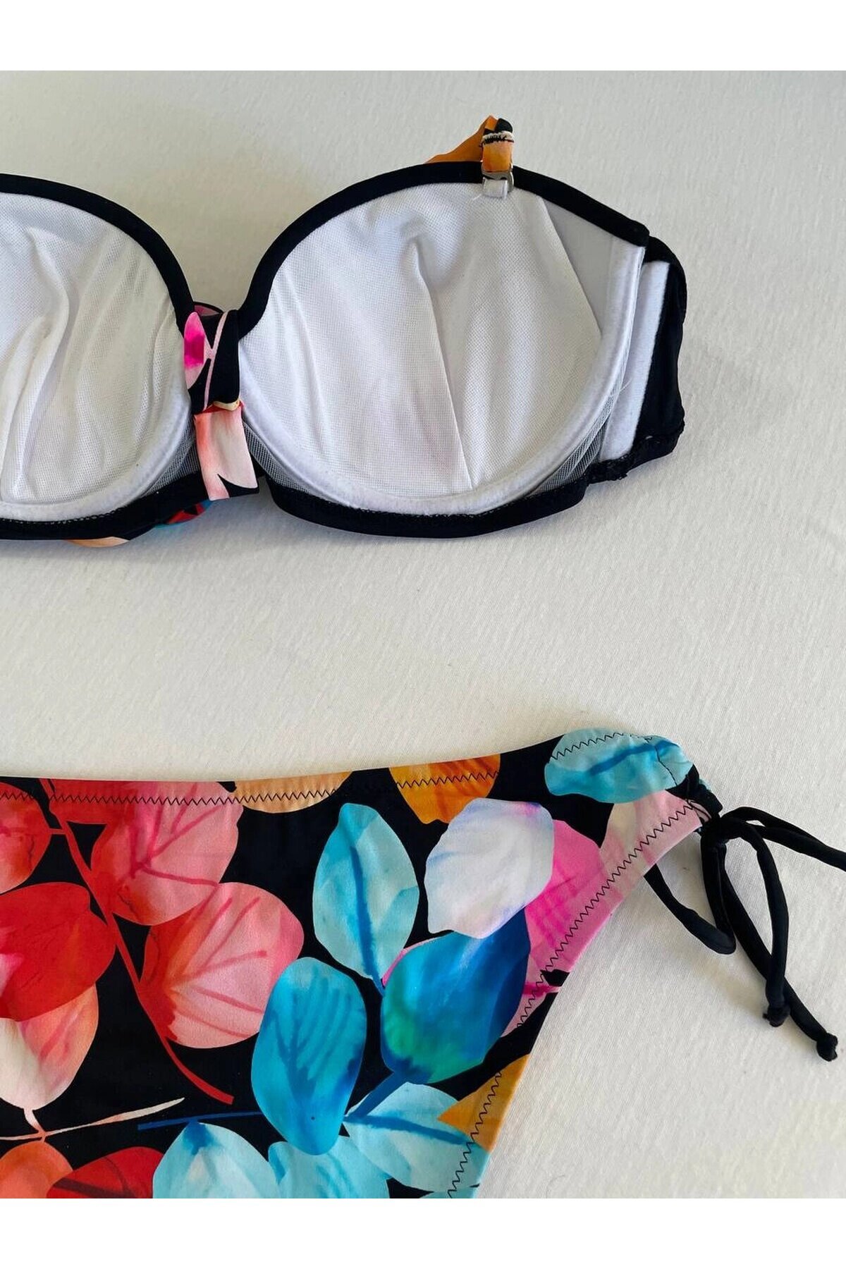 Kadın Siyah Taş İşlemeli Astarlı Bikini Takım HZL25S-LC207