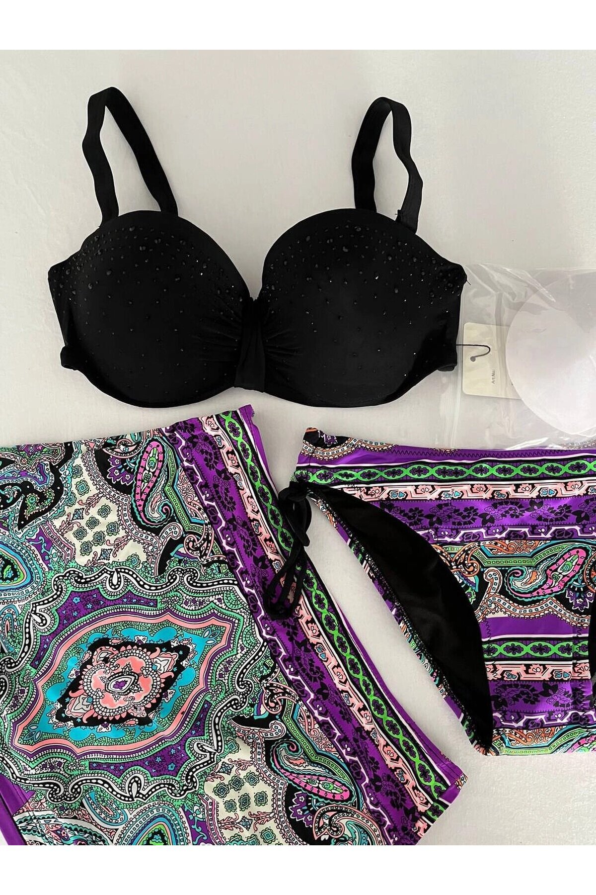 Kadın Siyah Taş İşlemeli Desenli 3 Parça Etekli Bikini Takım HZL25S-LC3326