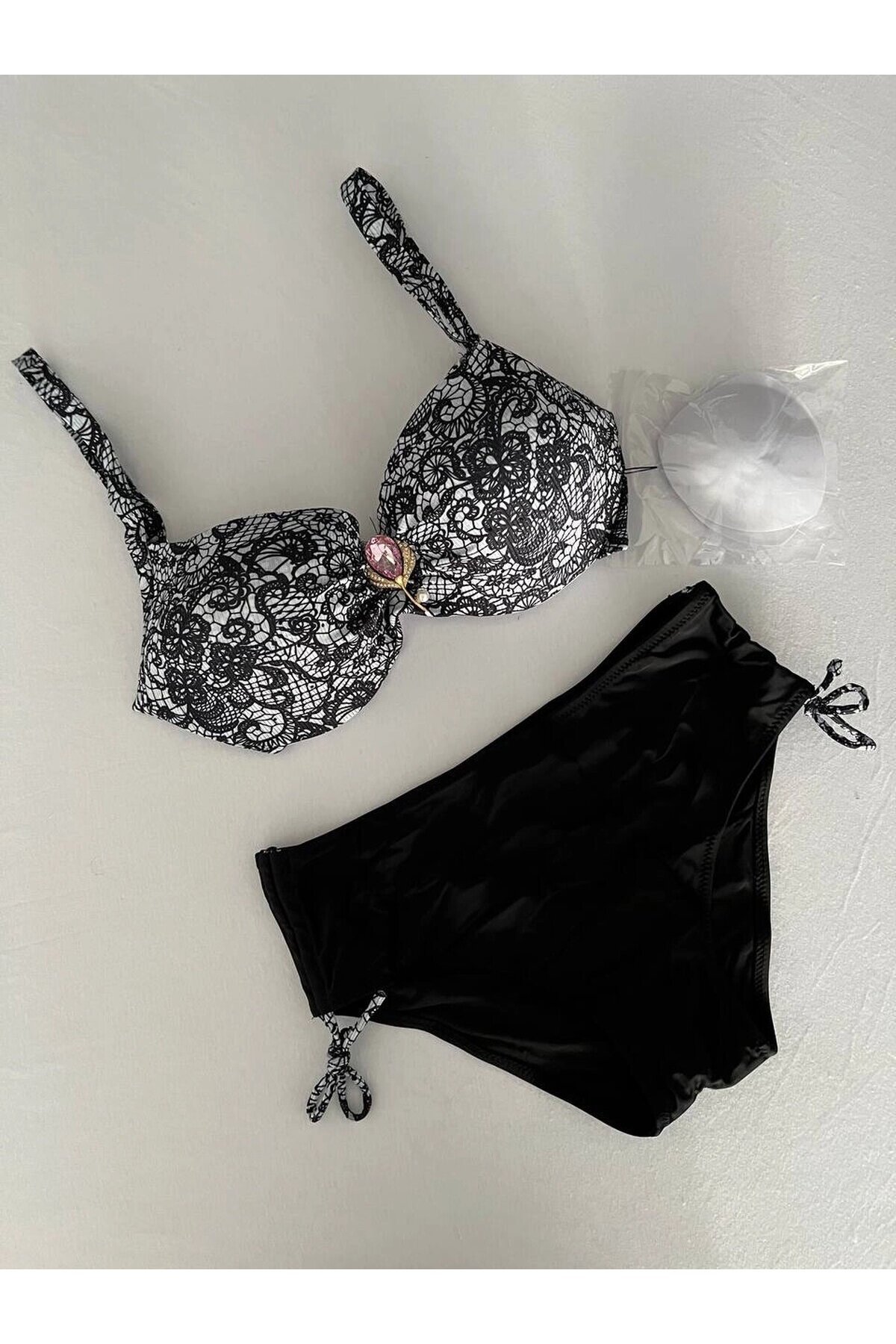 Kadın Siyah Taş İşlemeli Toka Aksesuarlı Büyük Beden Bikini Takım HZL25S-LC3311