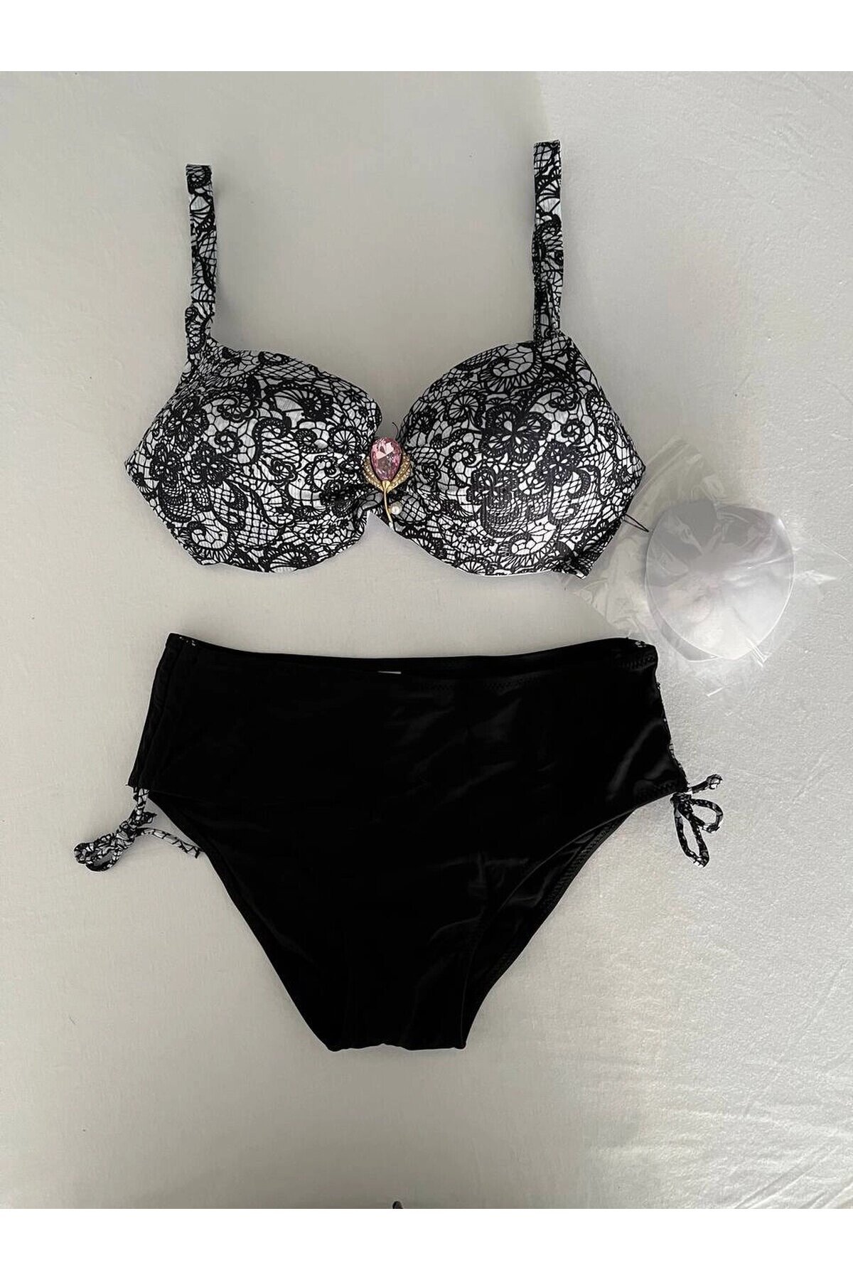 Kadın Siyah Taş İşlemeli Toka Aksesuarlı Büyük Beden Bikini Takım HZL25S-LC3311