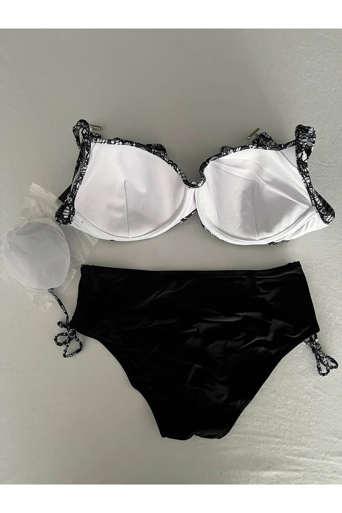Kadın Siyah Taş İşlemeli Toka Aksesuarlı Büyük Beden Bikini Takım HZL25S-LC3311