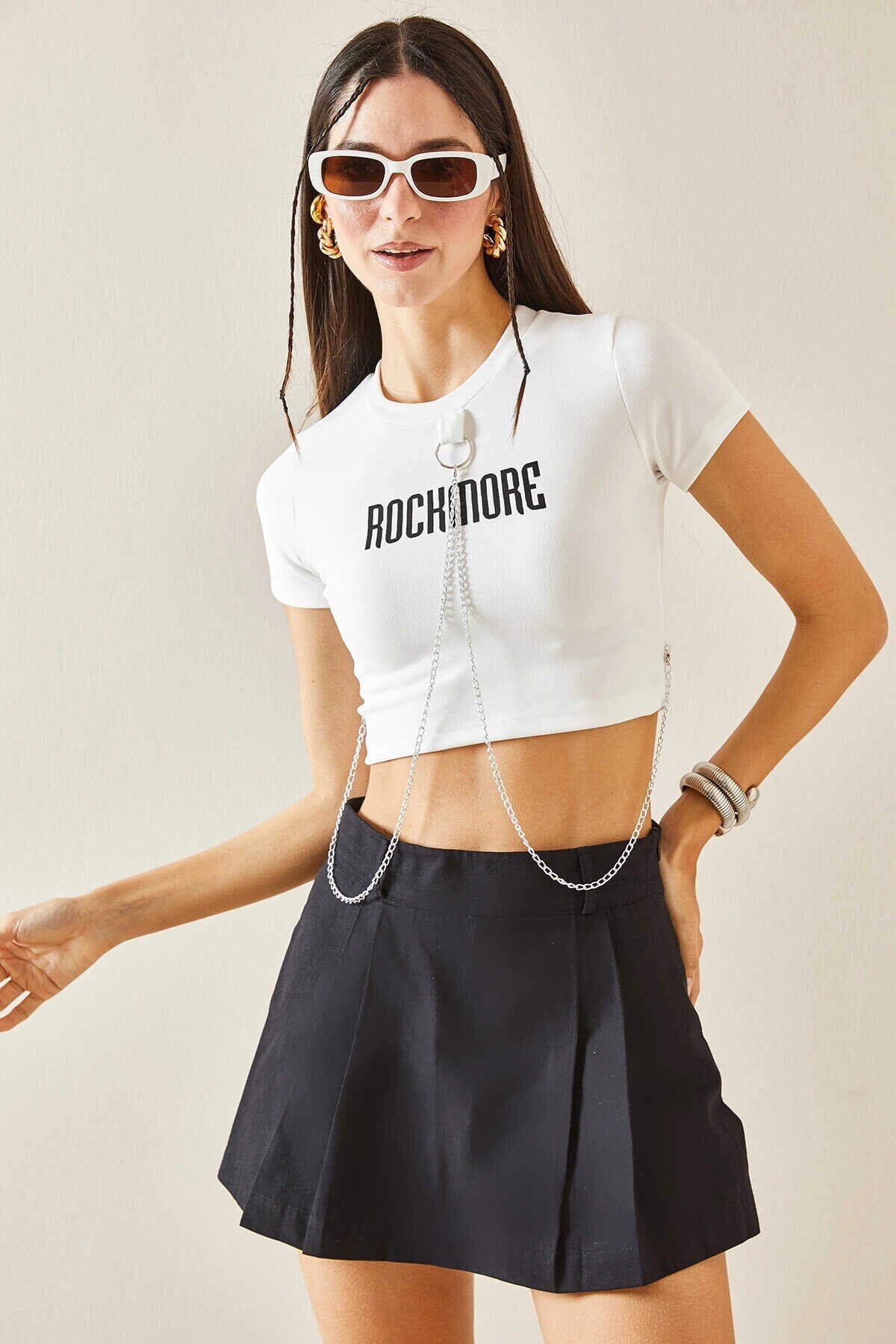 Kadın Beyaz ROCKMORE Baskılı Zincir Aksesuarlı Crop T-Şihrt HZL24S-DSB120281