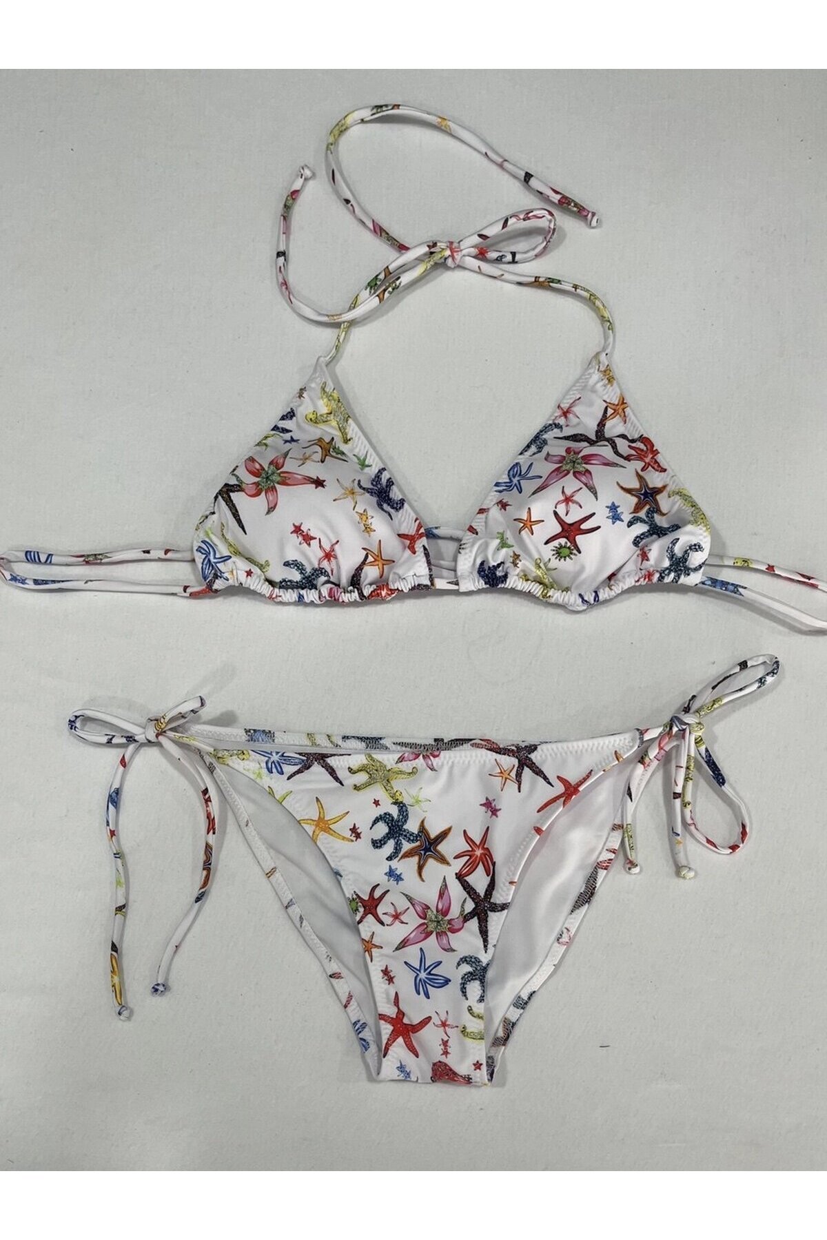 Kadın Beyaz Yıldız Temalı Boyundan İp Bağlamalı Üçgen Bikini Takımı HZL25S-LC5005