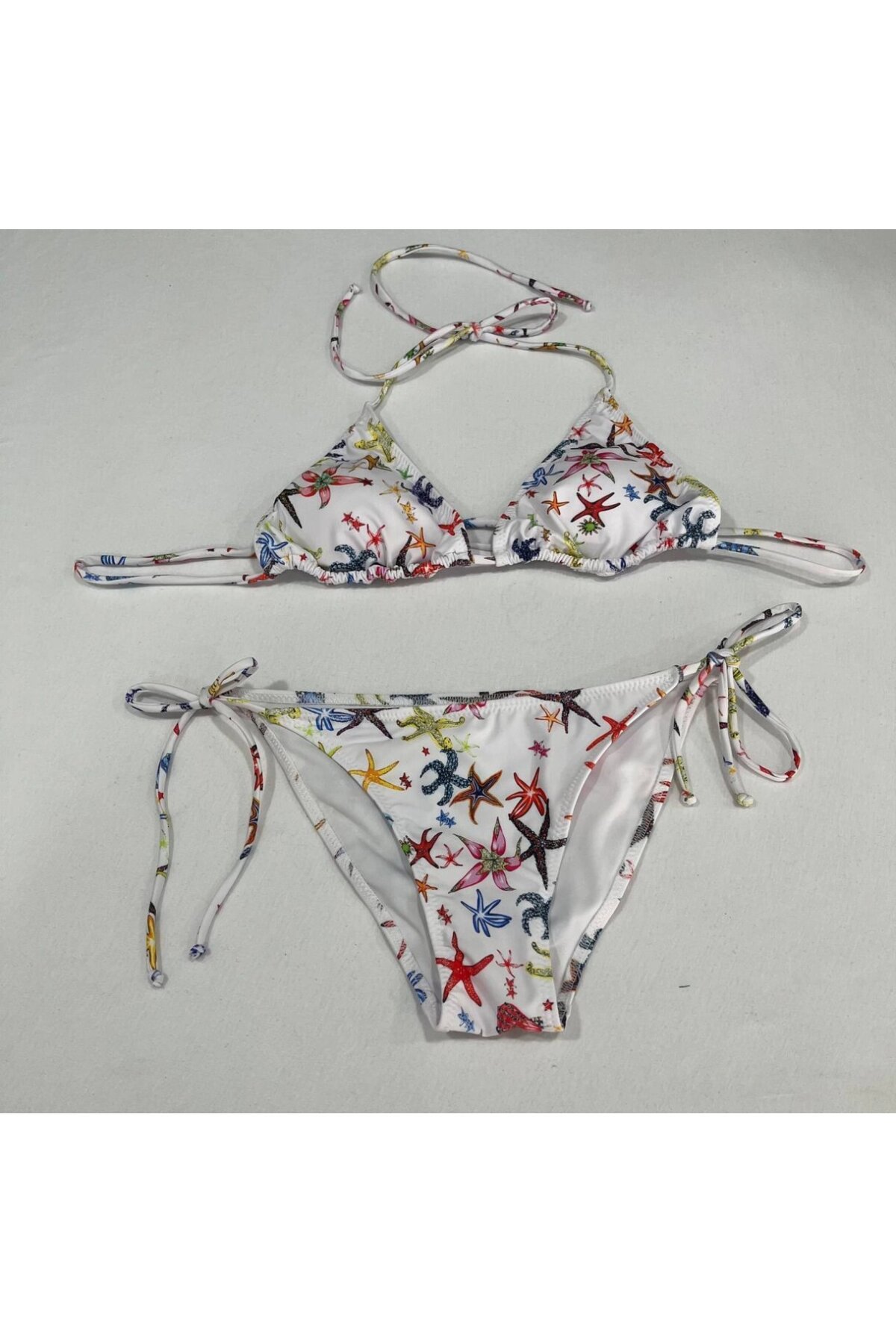 Kadın Beyaz Yıldız Temalı Boyundan İp Bağlamalı Üçgen Bikini Takımı HZL25S-LC5005
