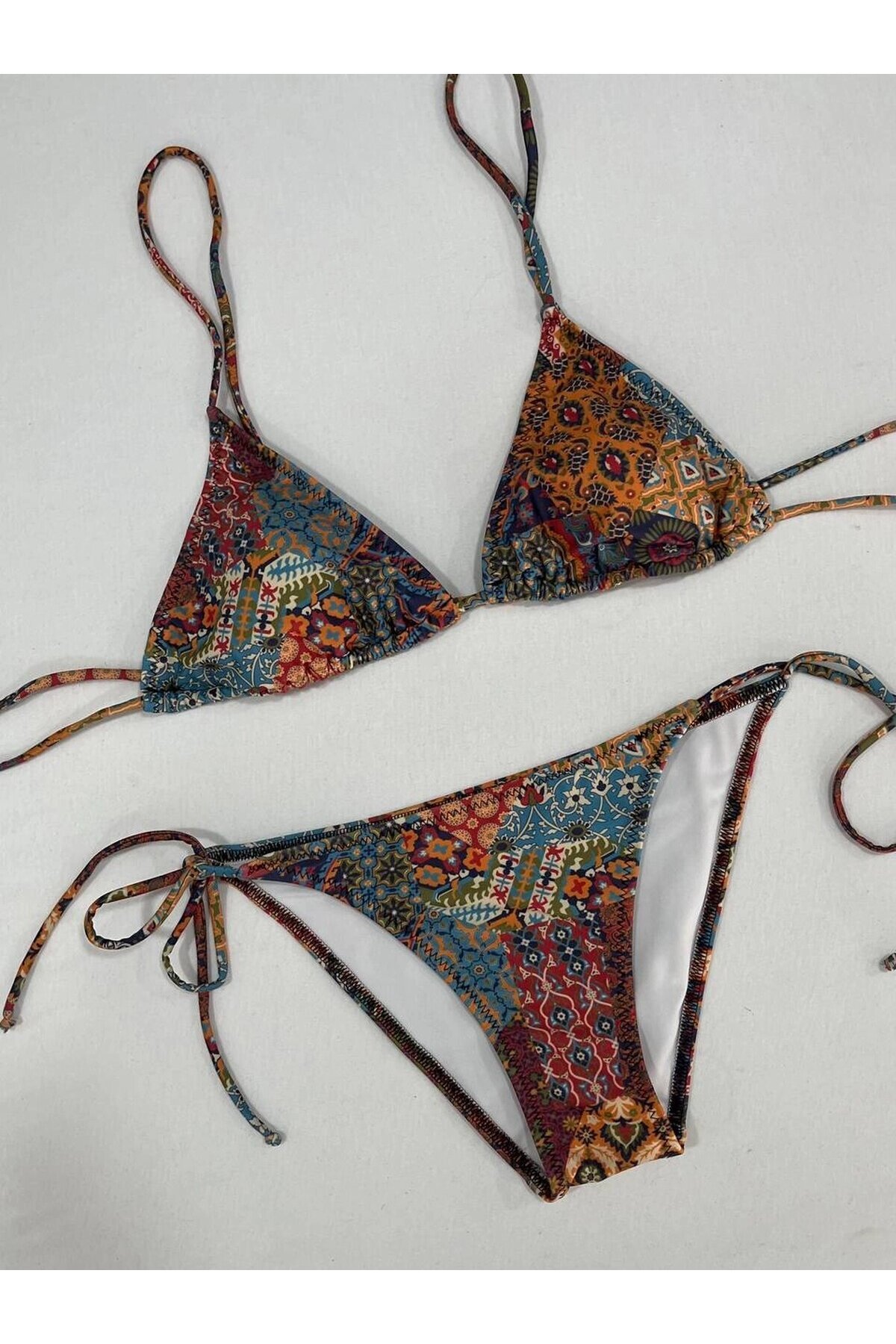 Kadın Kahverengi Etnik Desen Boyundan İp Bağlamalı Üçgen Bikini Takımı HZL25S-LC5005