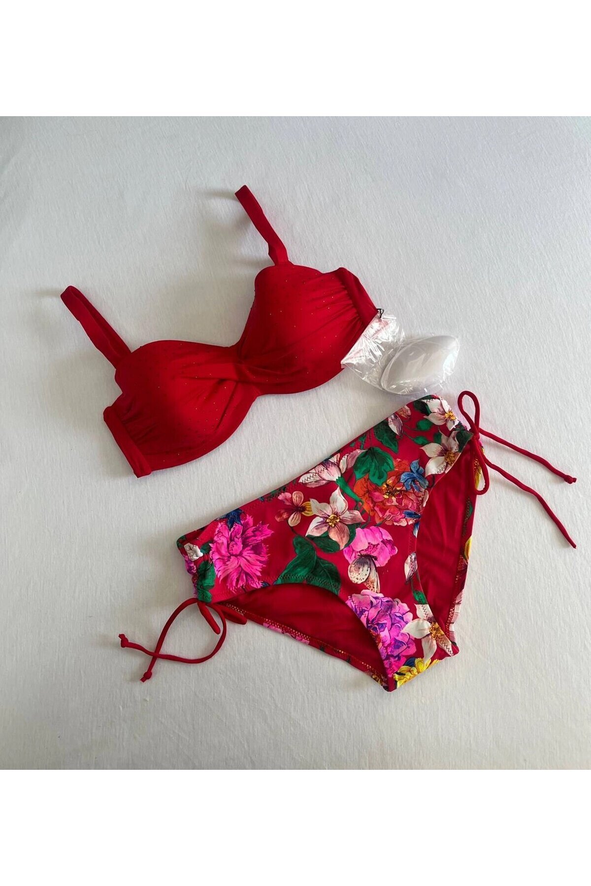 Kadın Kırmızı Taş İşlemeli Çiçek Desenli Büyük Beden Bikini Takım HZL25S-LC3368