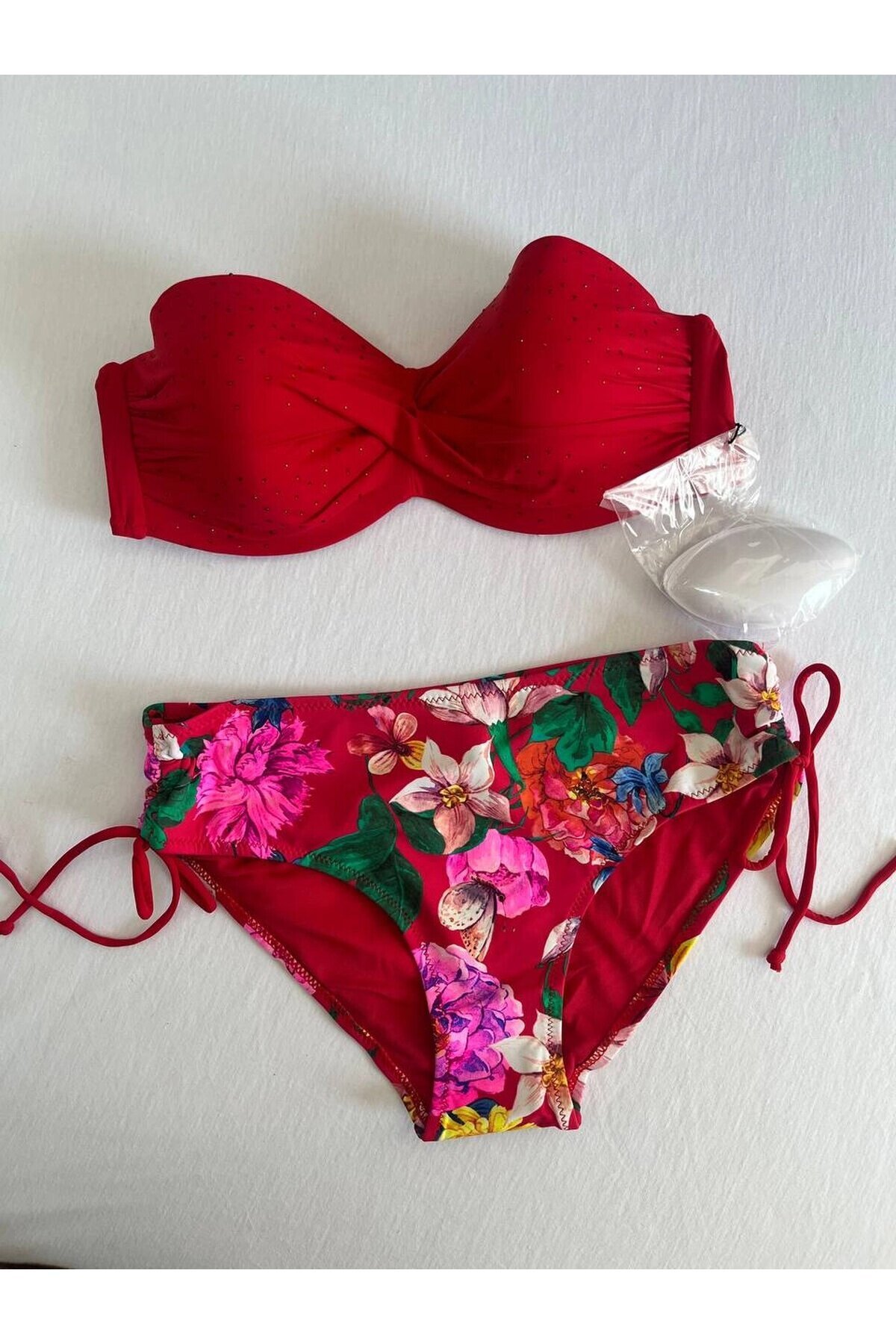 Kadın Kırmızı Taş İşlemeli Çiçek Desenli Büyük Beden Bikini Takım HZL25S-LC3368