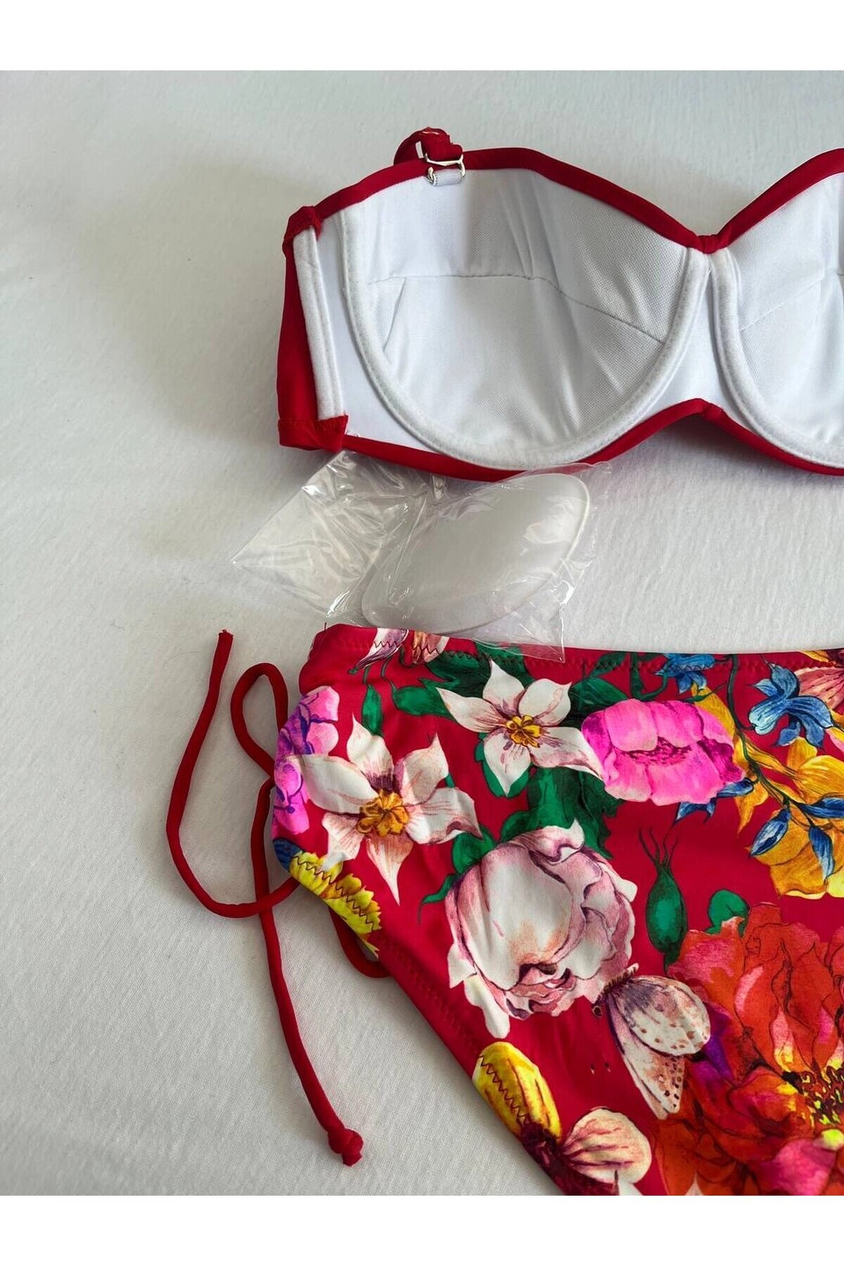Kadın Kırmızı Taş İşlemeli Çiçek Desenli Büyük Beden Bikini Takım HZL25S-LC3368