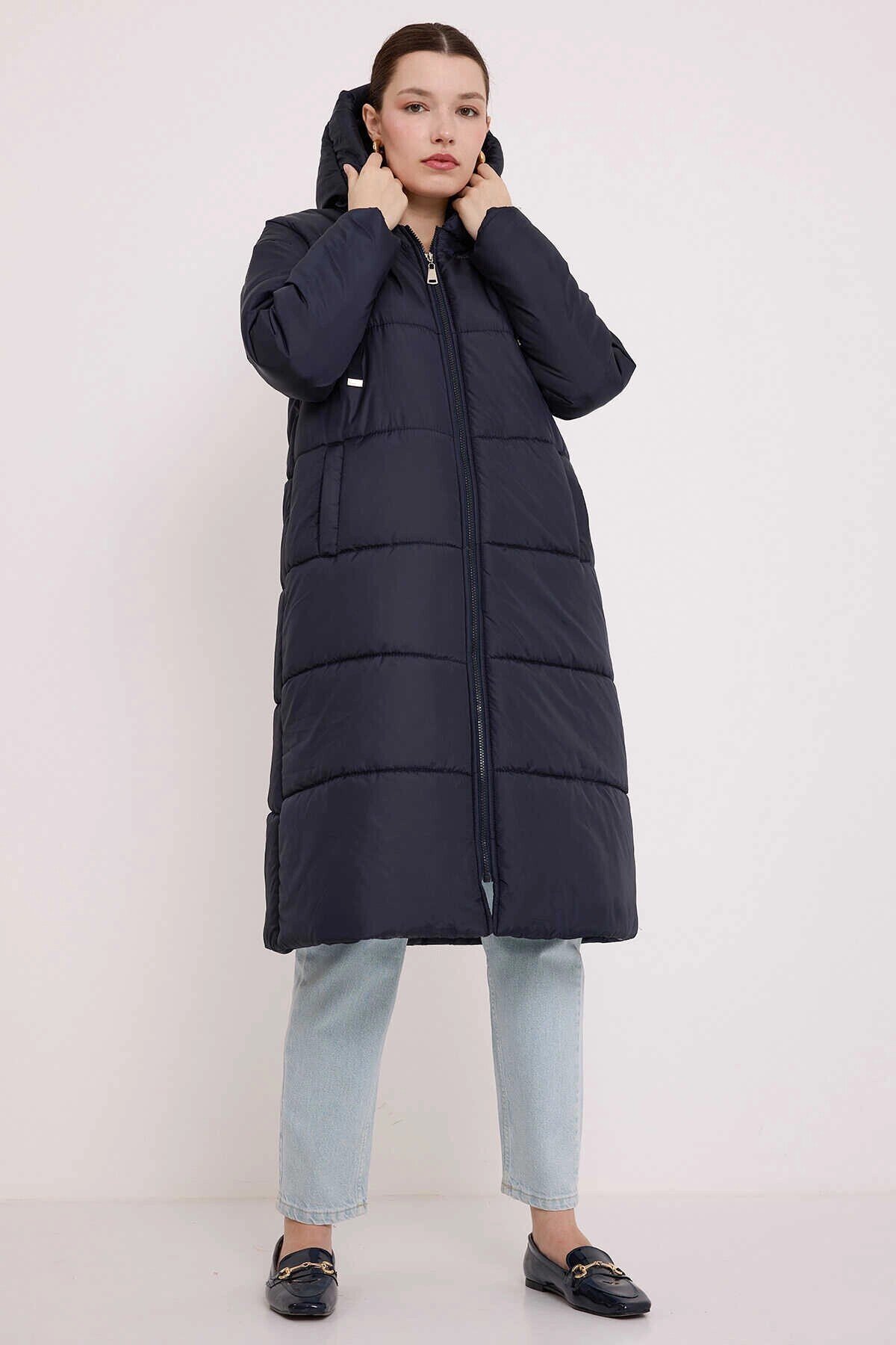 Kadın Lacivert Kapşonlu Uzun Oversize Şişme Mont HZL22W-BD151201
