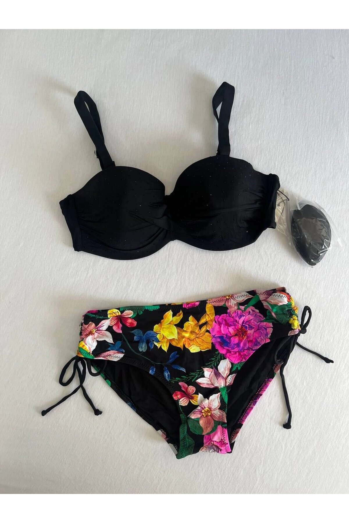 Kadın Siyah Taş İşlemeli Çiçek Desenli Büyük Beden Bikini Takım HZL25S-LC3368