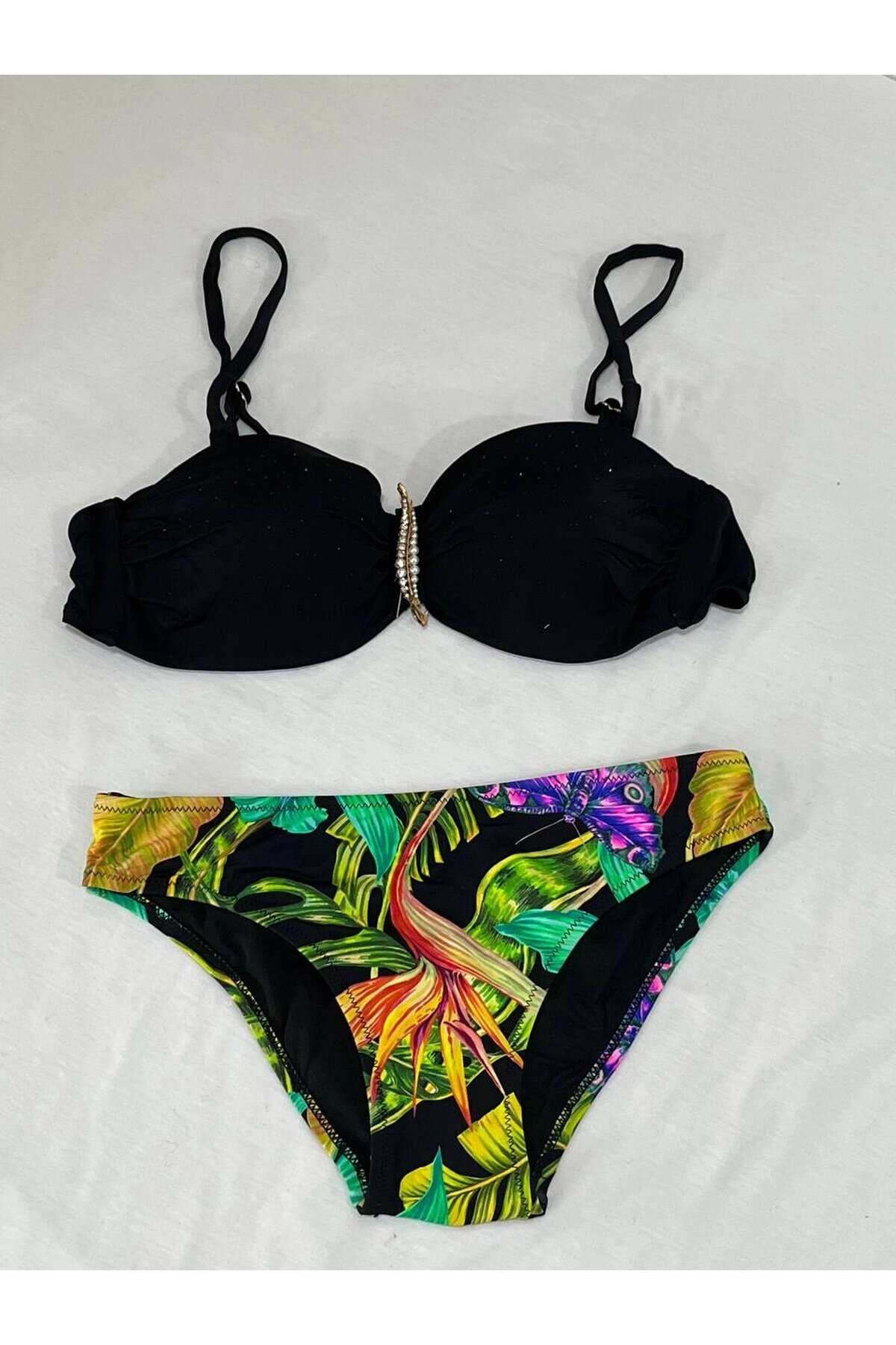 Kadın Siyah Taş İşlemeli Toka Aksesuarlı Astarlı Bikini Takım HZL25S-LC208