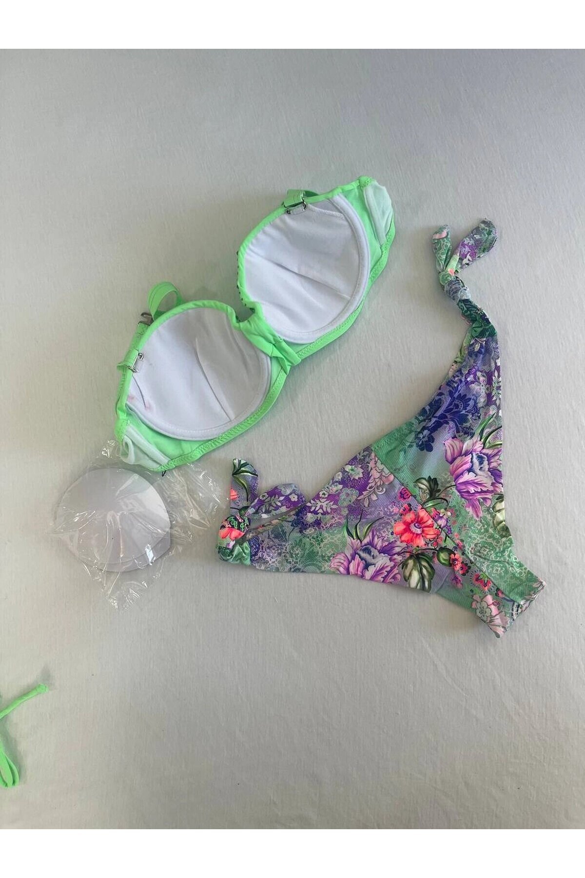Kadın Yeşil Taş İşlemeli 3 Parça Bikini Takım HZL25S-LC3315