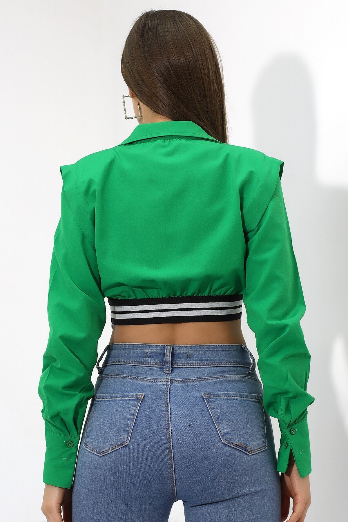Kadın Yeşil Uzun Kollu Crop Detaylı Poplin Gömlek HZL23W-DSB110091