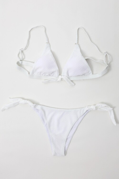Kadın Beyaz İp Bağlamalı Astarlı Büyük Beden Üçgen Bikini Takım HZL24S-LC2228