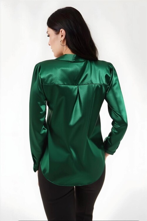 Kadın Zümrüt Yeşili Hafif Dökümlü Saten Yüzeyli Gömlek HZL22W-BD139641