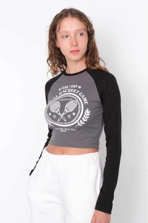 Kadın Bisiklet Yaka Uzun Kol Crop Baskılı Sweatshirt