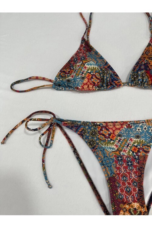 Kadın Kahverengi Etnik Desen Boyundan İp Bağlamalı Üçgen Bikini Takımı HZL25S-LC5005